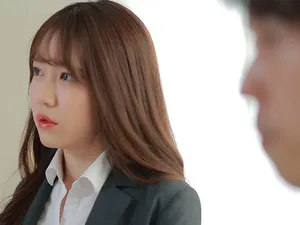 Cô người mẫu xinh đẹp đã bị làm nhục vì tính nết khó ưa